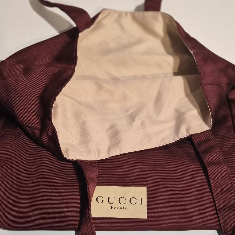 Rare Gucci Beauty‎ Burgundy Ribbed Tote Bag
